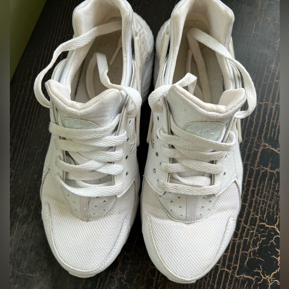 Nike air huarache Run Gs Triple white 6.5  Youth size or 24.5 cm women - Picture 9 of 9